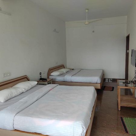 Sabari Residency 호텔 Vālpārai 외부 사진