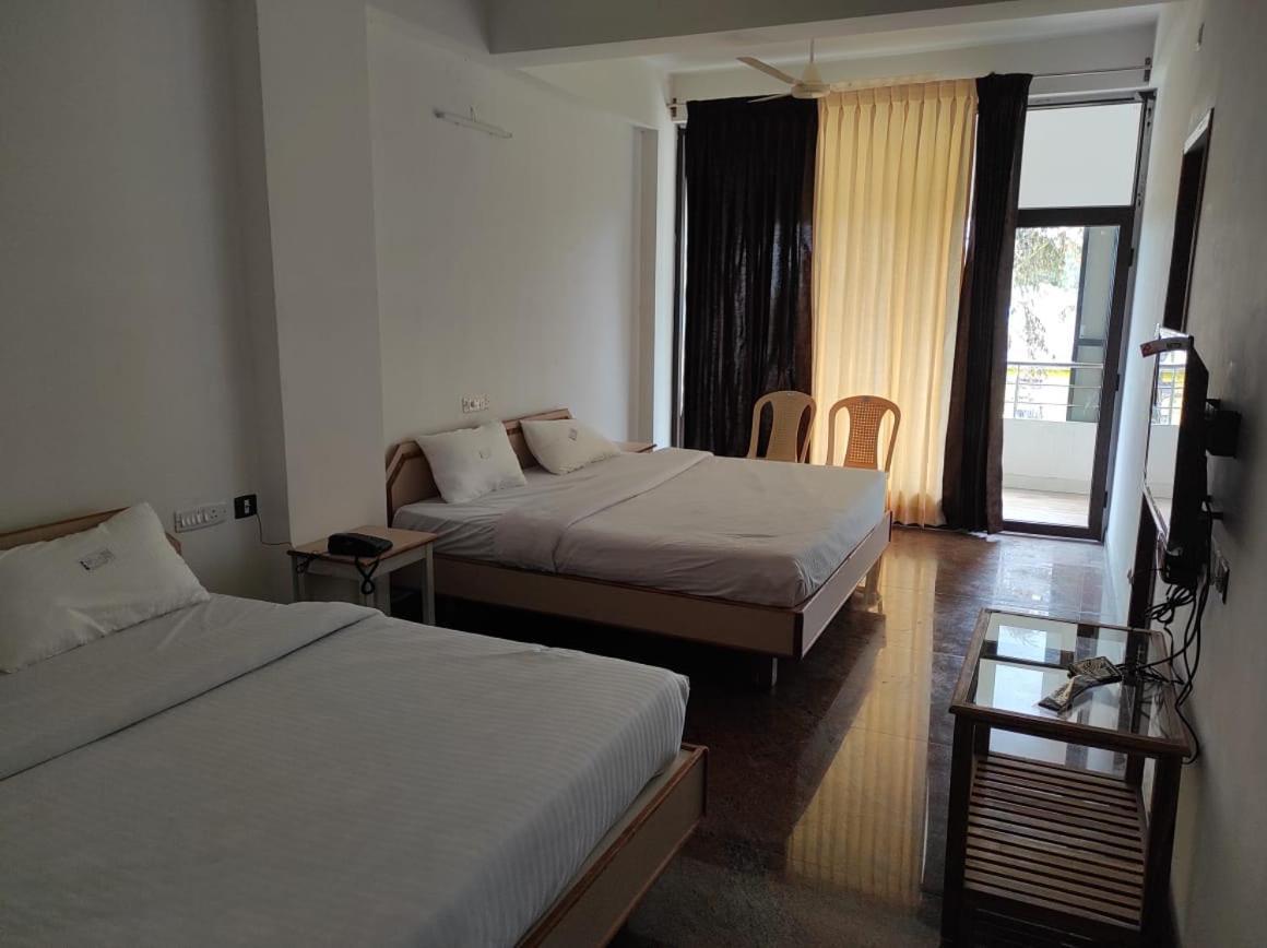 Sabari Residency 호텔 Vālpārai 외부 사진