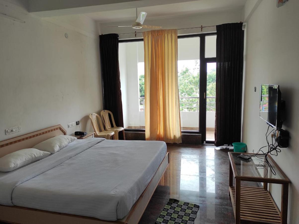 Sabari Residency 호텔 Vālpārai 외부 사진